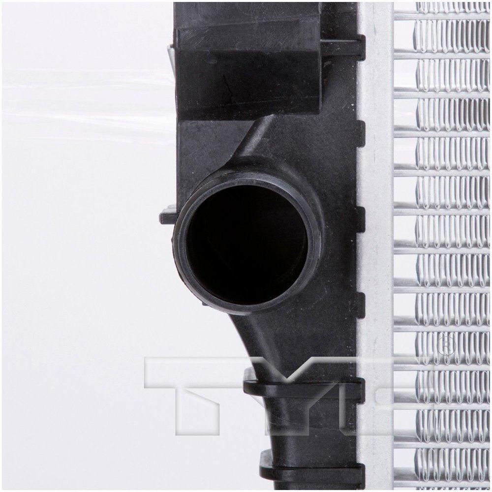 Radiator Fits 2000 Ford Taurus