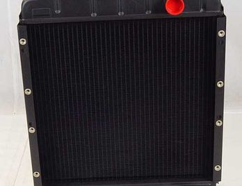 CASE AFTERMARKET ­-­ A172038 ­-­ RADIATOR