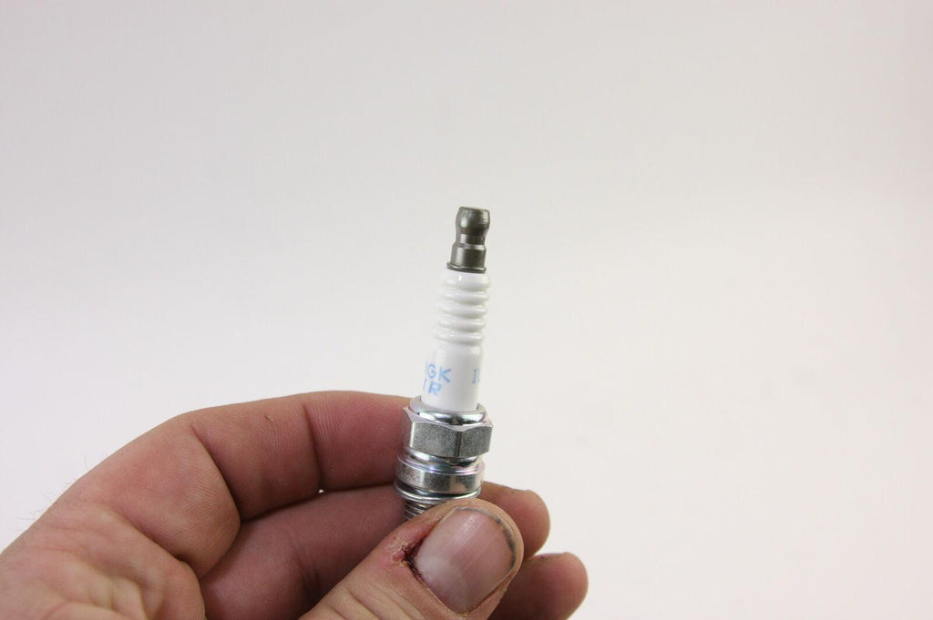 New Set of 4 NGK 7751 ILZKR7B11 Laser Iridium and Platinum Spark Plugs