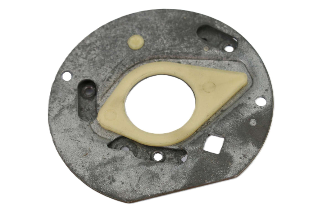 FORD - D2PZ-12151-A - BREAKER PLATE