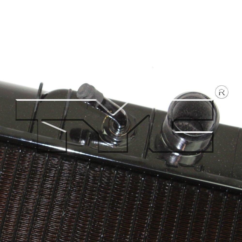 Radiator Fits 2003 Saturn Vue