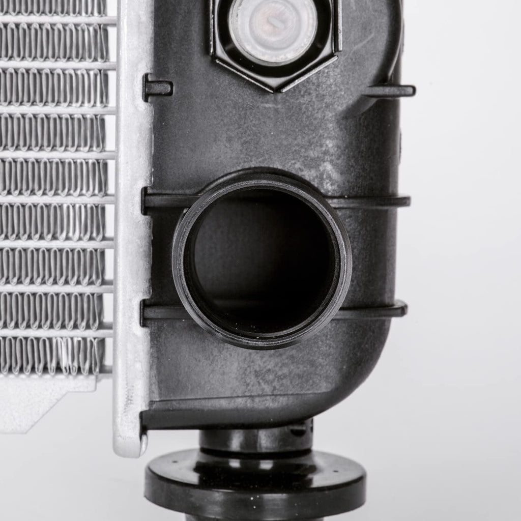 2334 Radiator Compatible with 1999-2007 Chevrolet Silverado