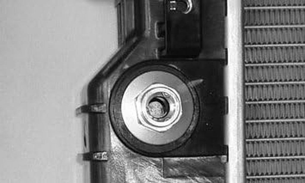13057 Radiator Compatible with 2008-2010 Saturn VUE