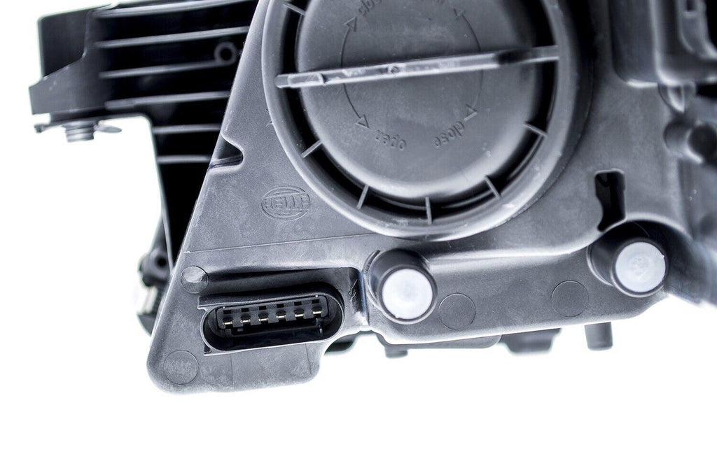 Hella Headlight Assembly for CLS550, CLS500, CLS55 AMG 008821061