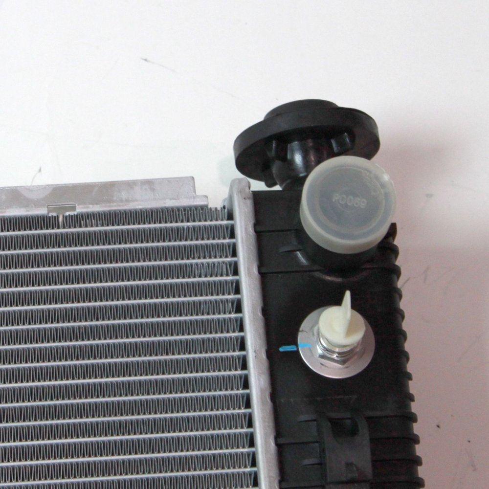 13139 for Chevrolet Equinox 1-Row Plastic Aluminum Replacement Radiator