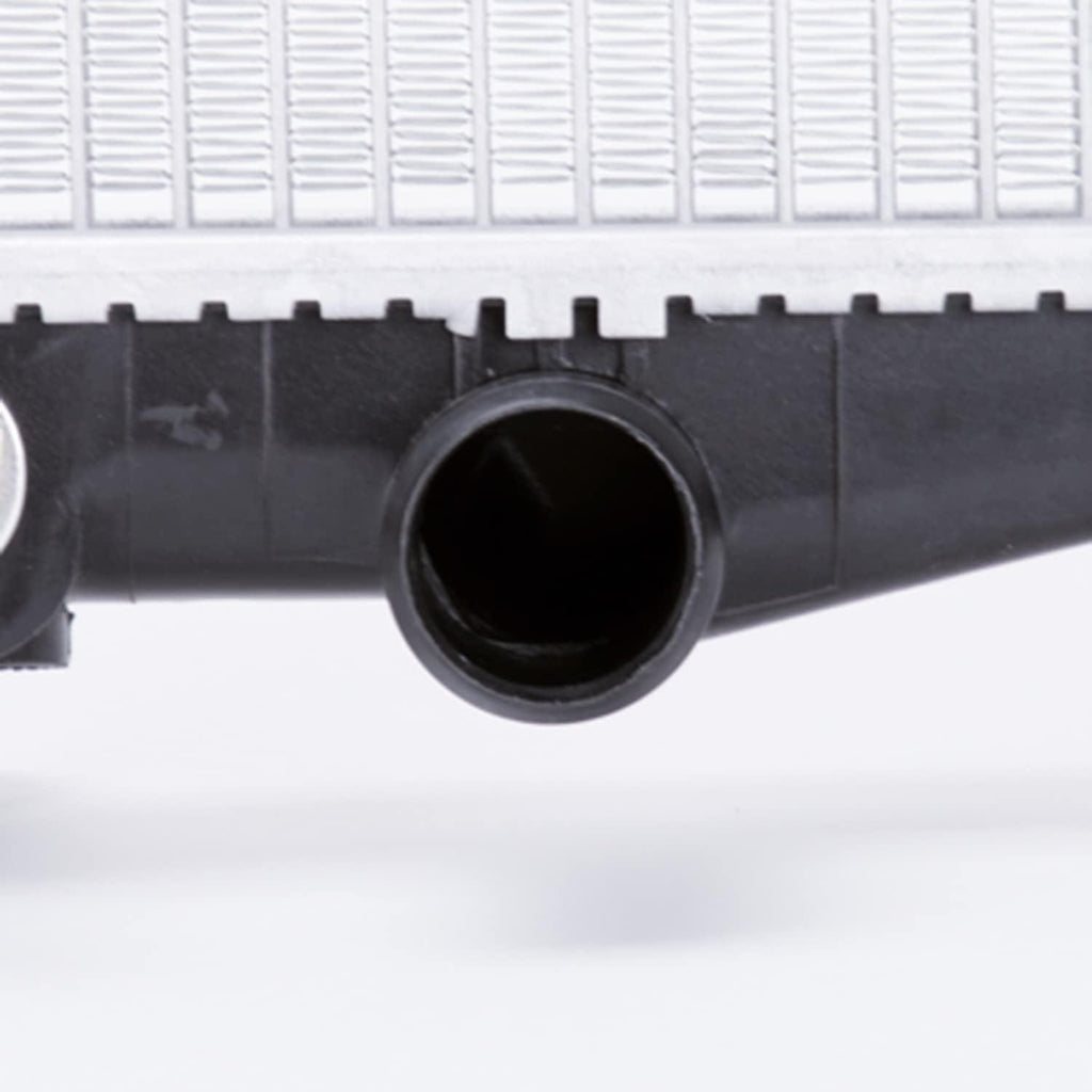 145 Compatible with NISSAN 1-Row Plastic Aluminum Replacement Radiator